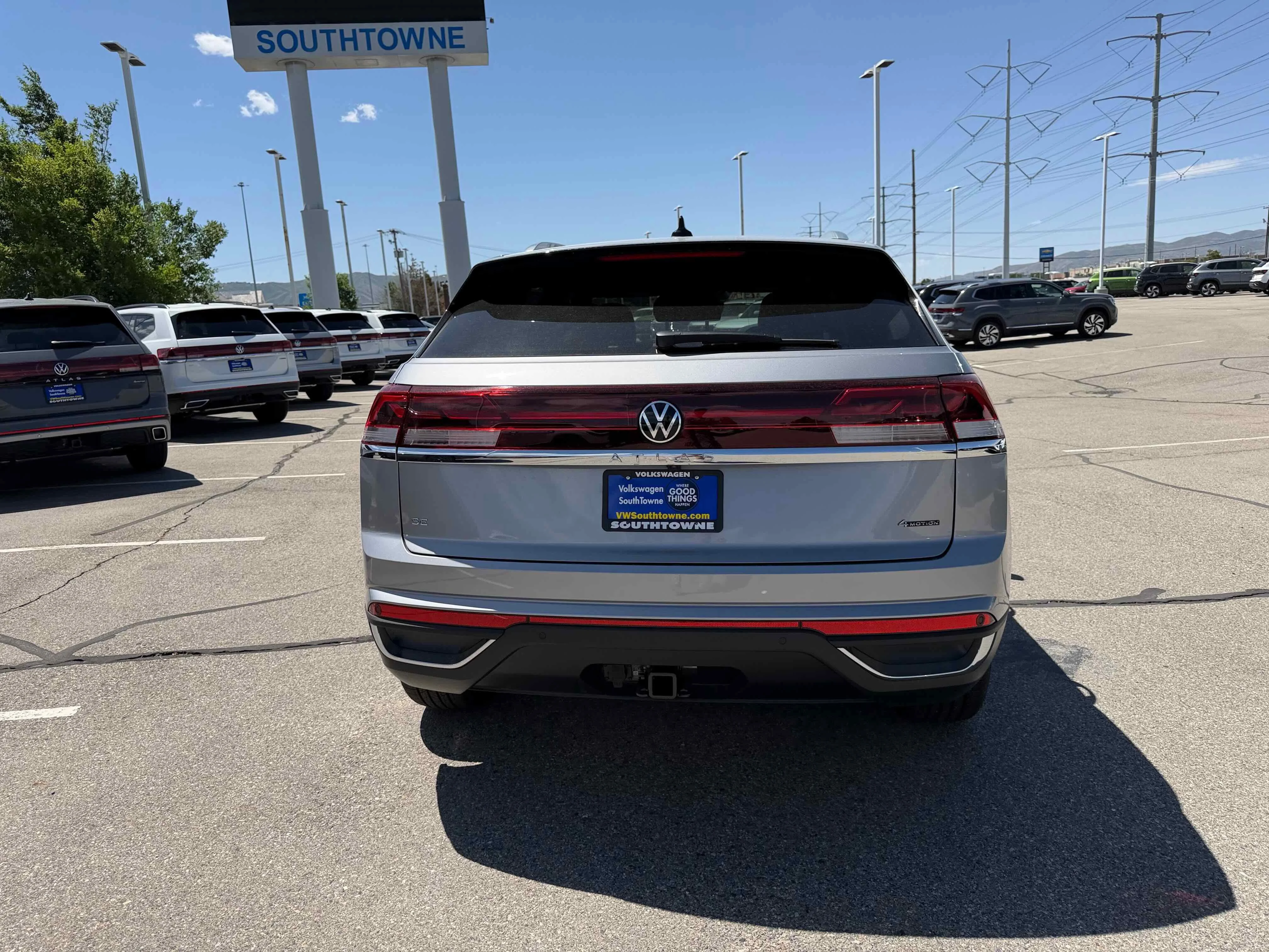 New 2026 Silver Mist Volkswagen 2.0T SE w/Technology image 4