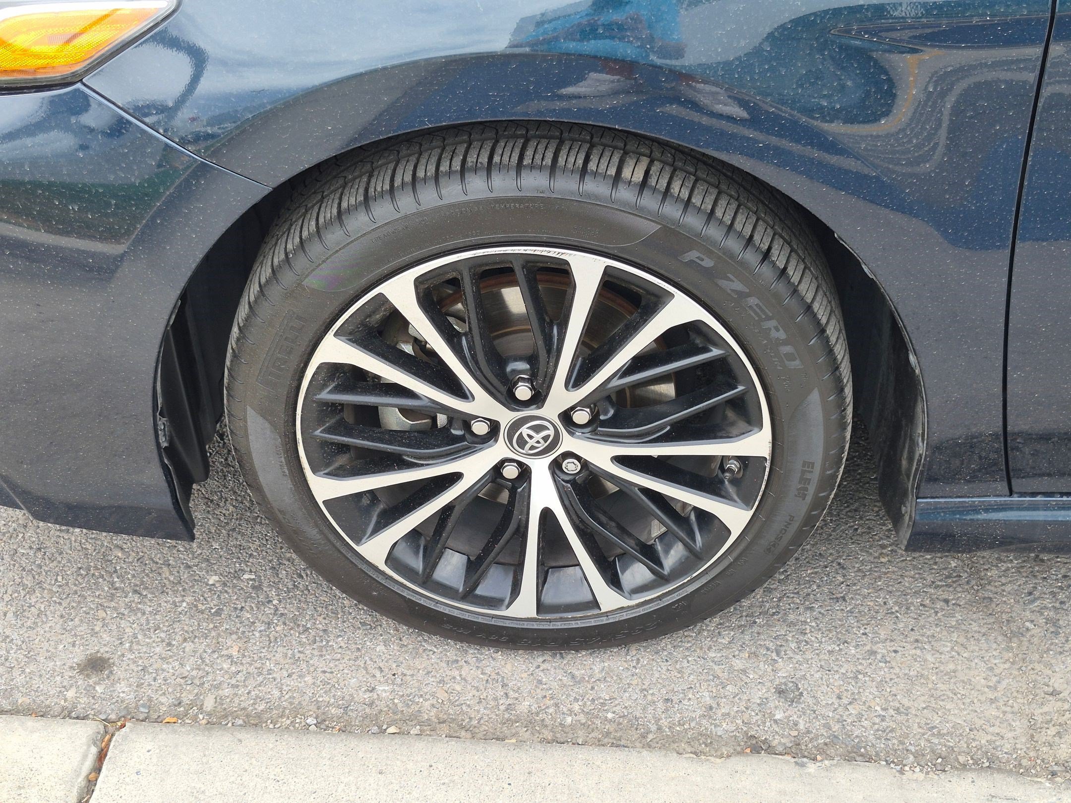 Used 2019 Galactic Aqua Mica Toyota SE image 10