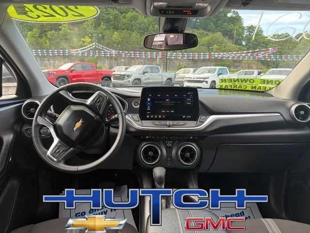 Used 2025 Summit White Chevrolet 2LT image 19