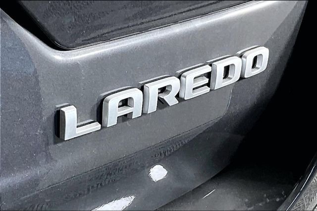 New 2026 Baltic Gray Metallic Clear-Coat Exterior Paint Jeep Laredo X image 9