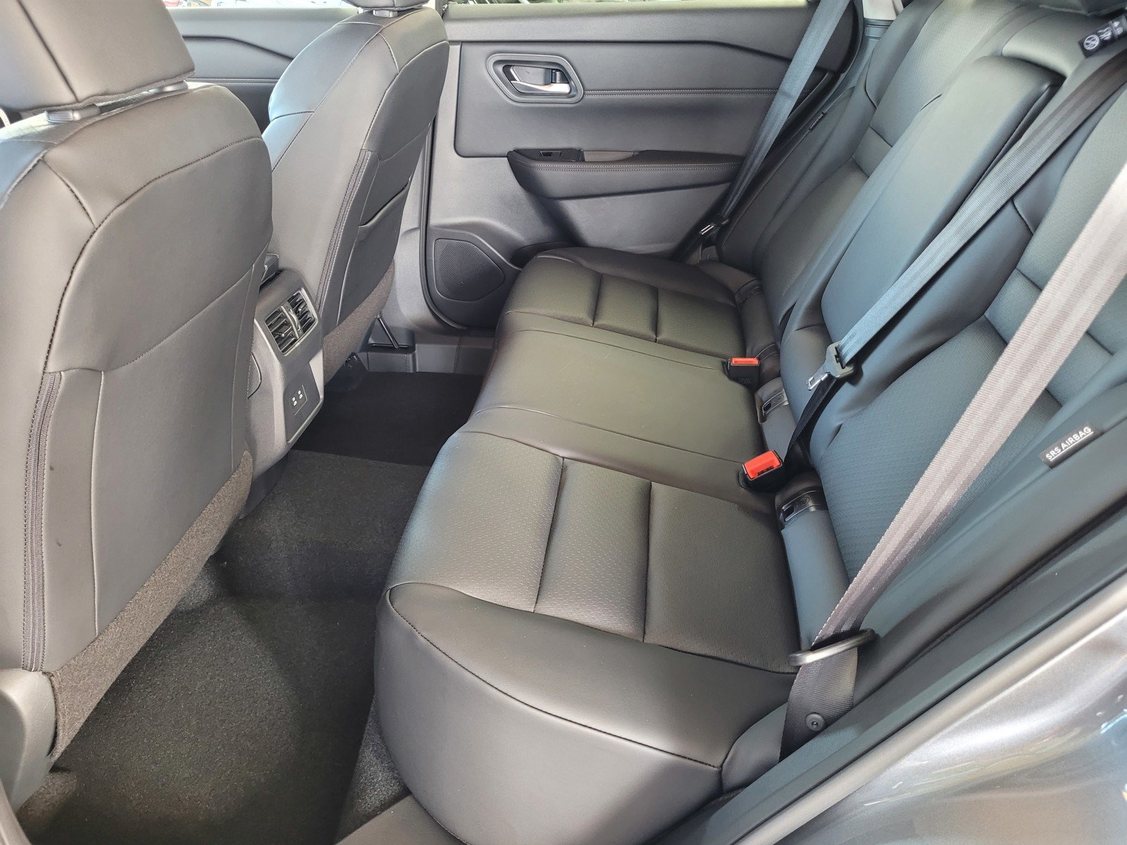 2026 Nissan Rogue Dark Armor - Photo 7