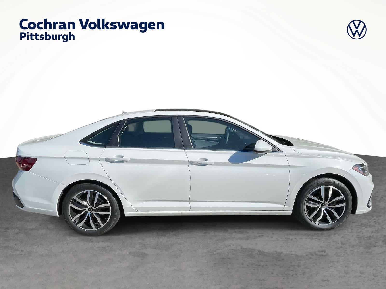 New 2026 Opal White Pearl Volkswagen SE image 2