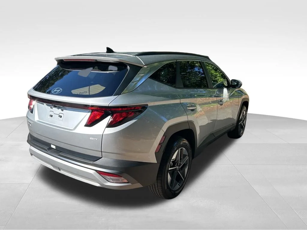 Used 2026 Silver Hyundai SEL image 5