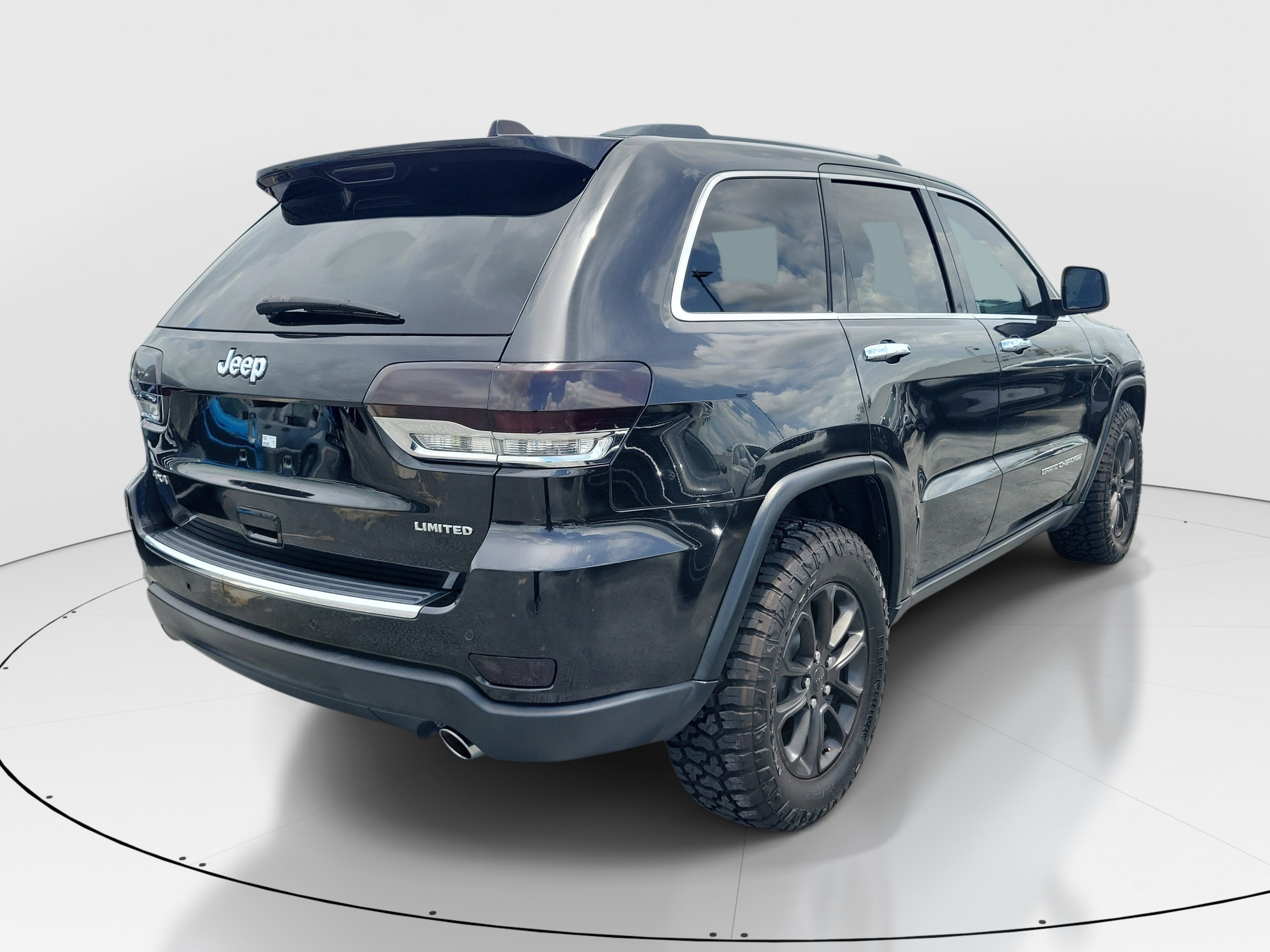 Used 2016 Brilliant Black Crystal Pearlcoat Jeep Limited image 6