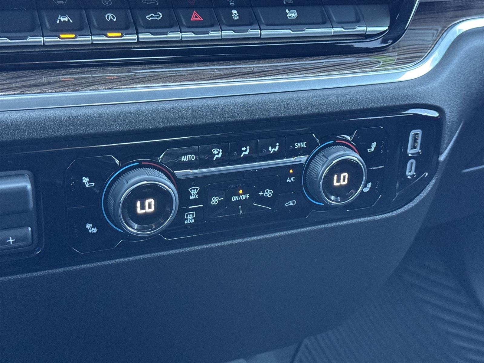 2025 Chevrolet Silverado 1500 LT - Photo 21