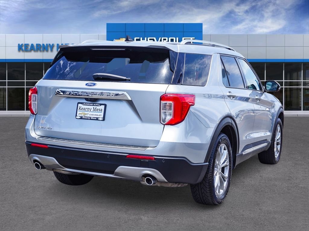 Used 2023 Silver Metallic Ford Limited image 6