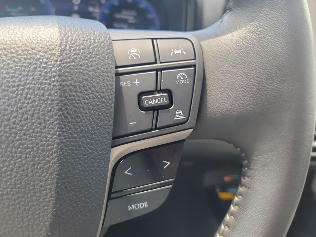 Certified Used 2025  Toyota XLE image 22