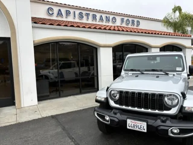Used 2024 Silver Zynith Clearcoat Jeep Sport S image 2
