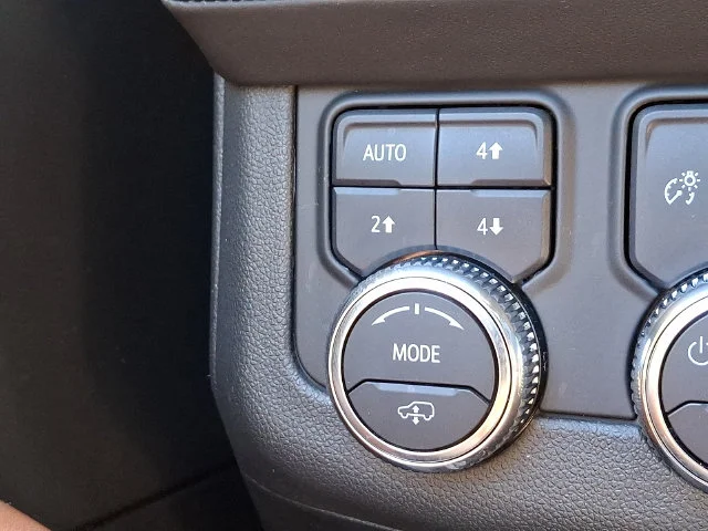 2023 GMC Yukon XL Denali Ultimate - Photo 30