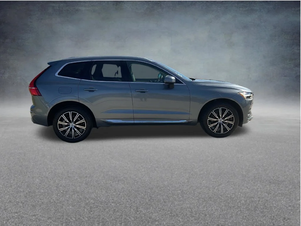 Used 2021 Gray Volvo T5 Inscription image 9