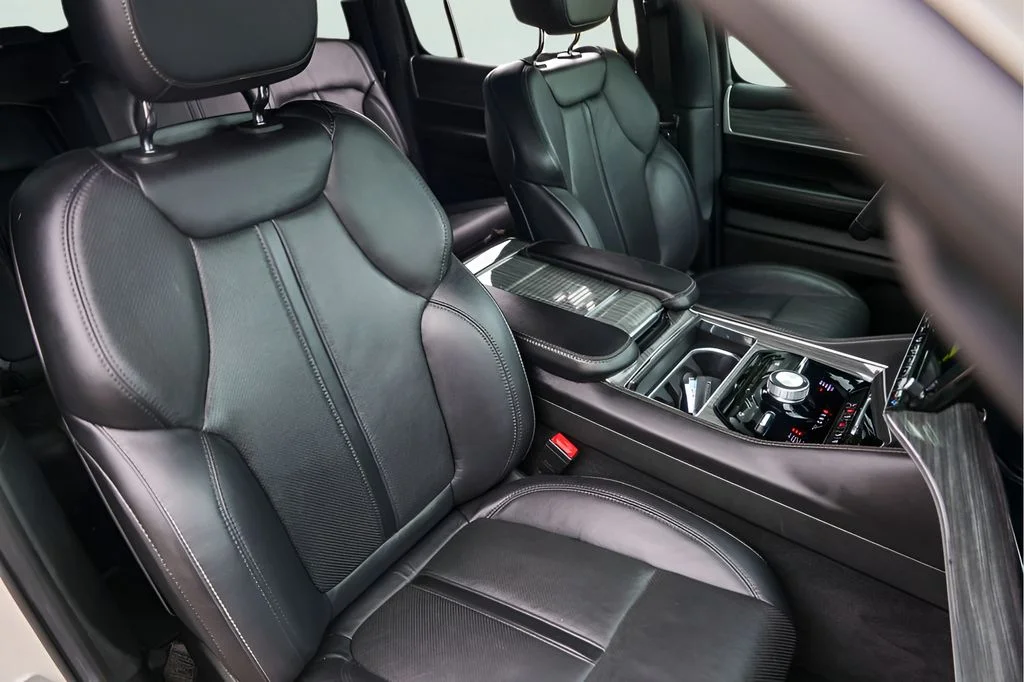 Used 2022 White Jeep Series III image 35
