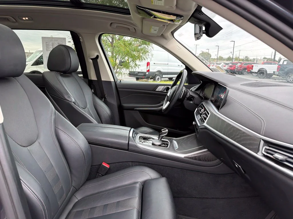 Used 2022 Gray BMW xDrive40i image 11