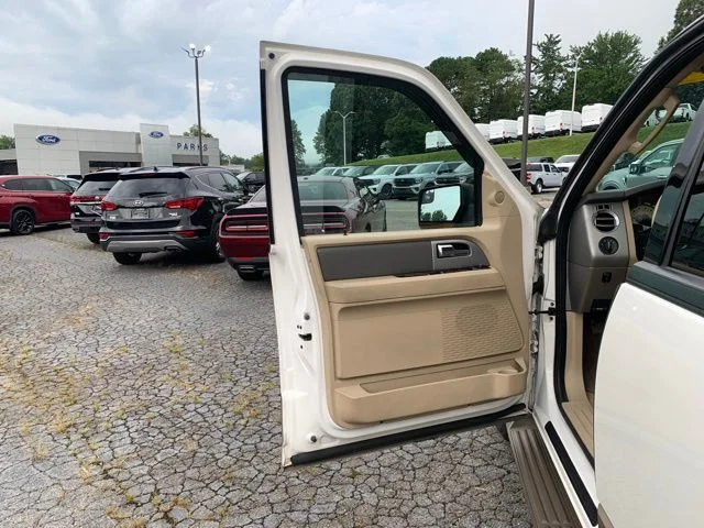 Used 2014 White Platinum Tri-Coat Metallic Ford XLT image 23