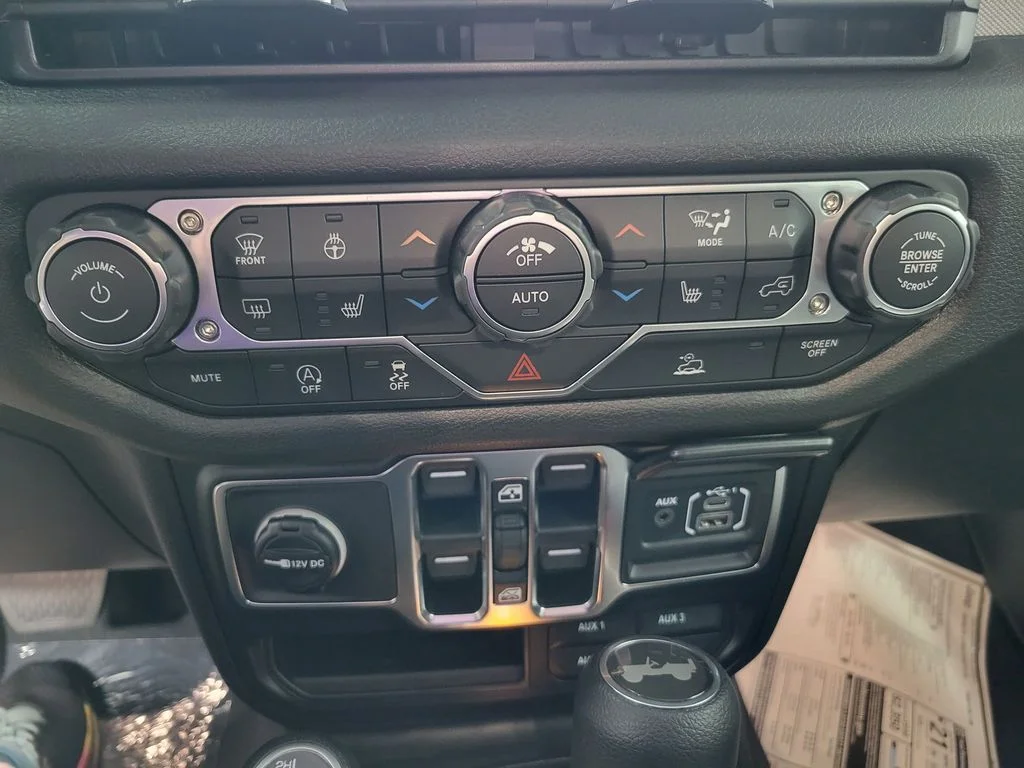 New 2026 Tuscadero Pearlcoat Jeep Sport S image 14
