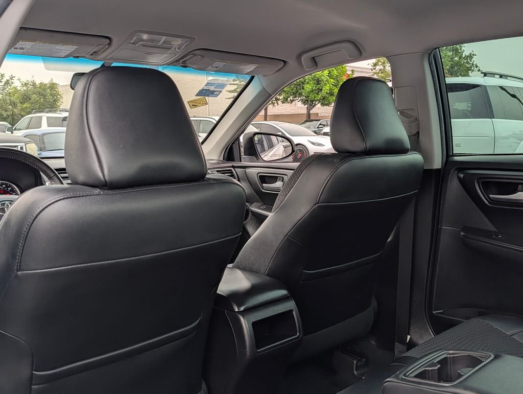 Used 2015 White Toyota SE image 12