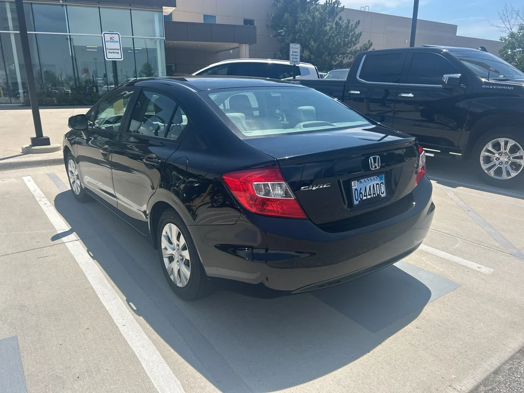 Used 2012 Crystal Black Pearl Honda LX image 9