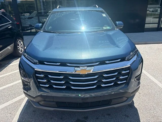 Used 2025 Blue Chevrolet LT image 3