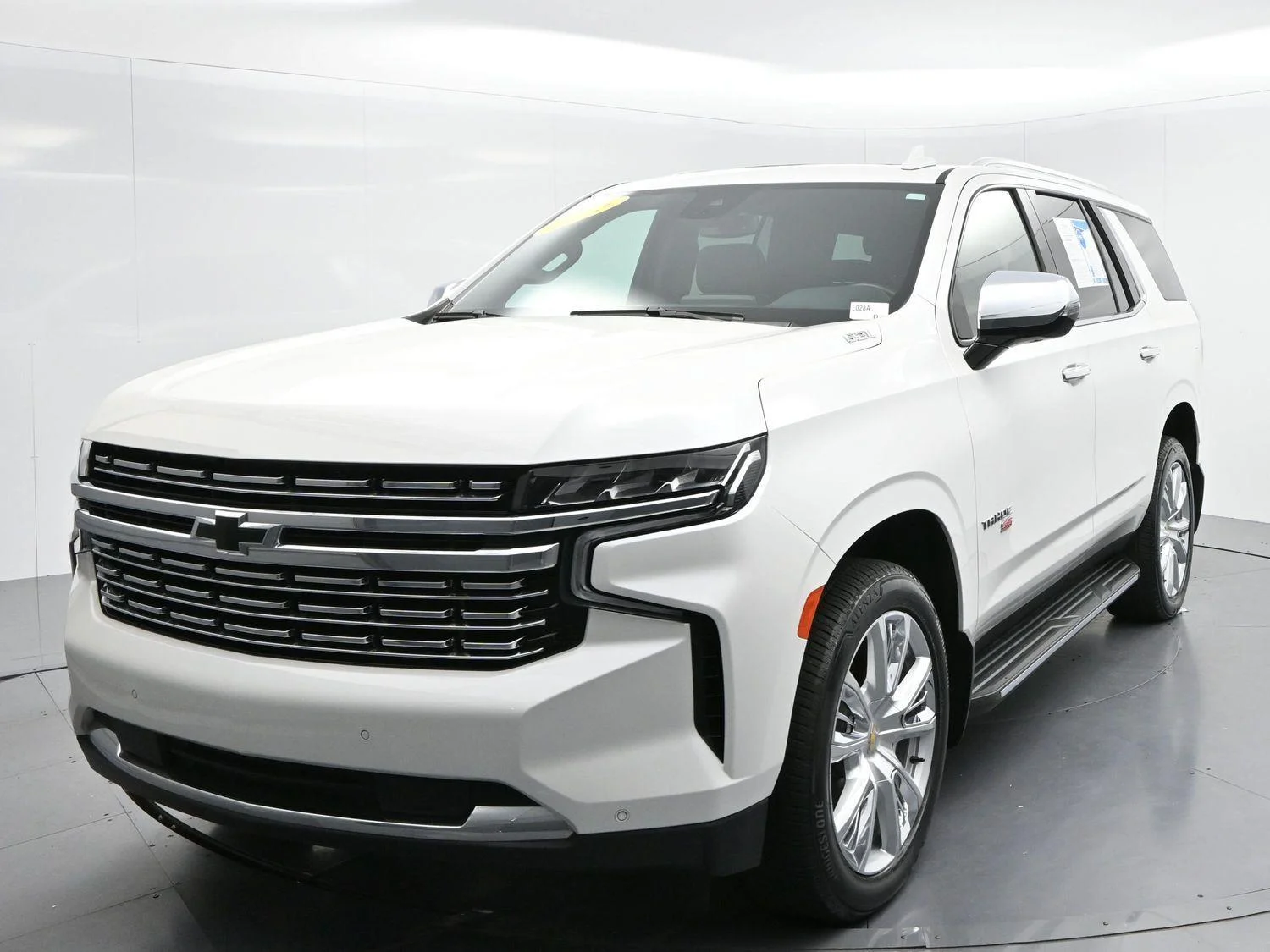 Used 2023 Iridescent Pearl Tricoat Chevrolet Premier image 3