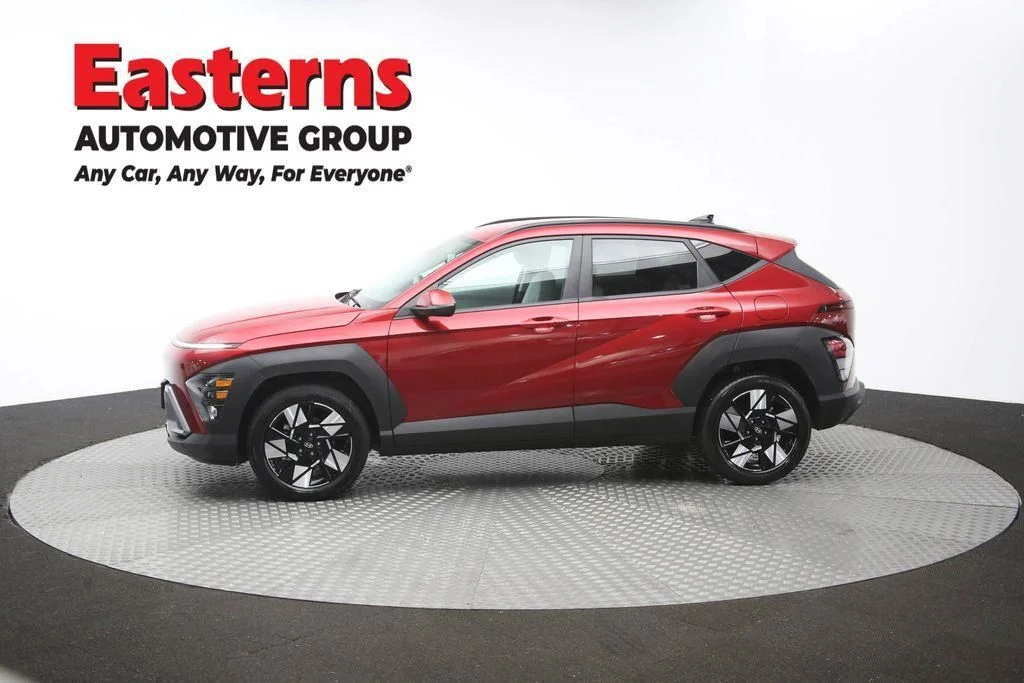 Used 2025 Red Hyundai SEL image 60