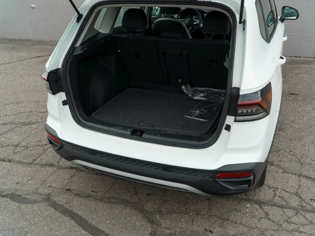 Used 2025 White Volkswagen 1.5T S image 14