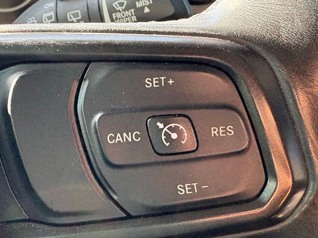 Used 2019 Silver Jeep Unlimited Sport S image 16