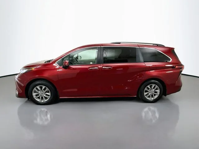 Used 2022 Red Toyota XLE image 4