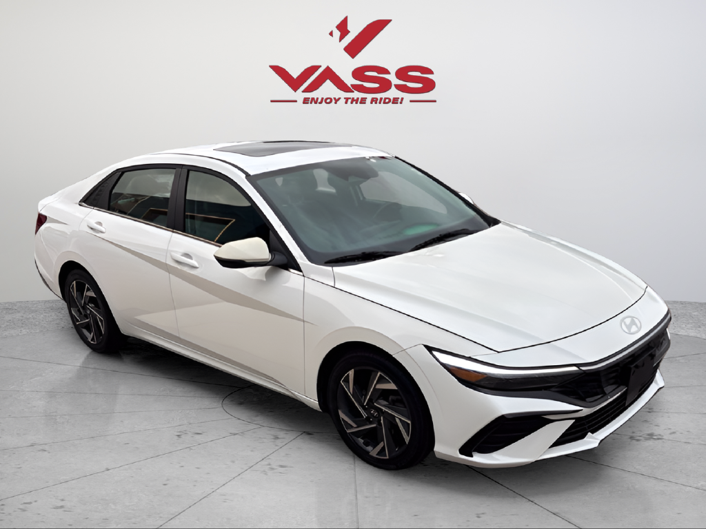 Used 2025 White Hyundai Limited image 7