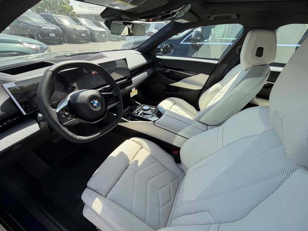 New 2026 Phytonic Blue Metallic BMW 530i xDrive image 5