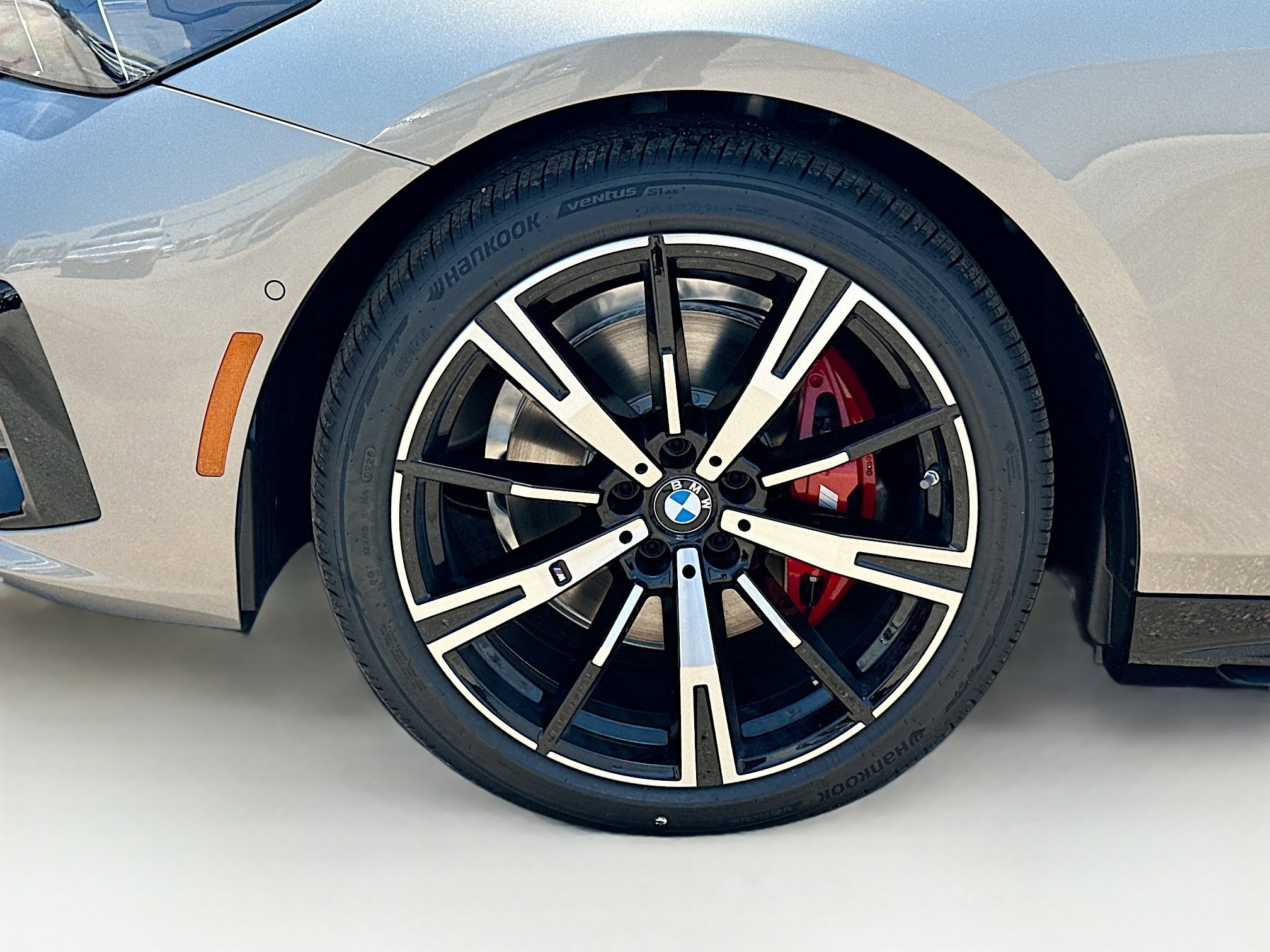 New 2027 Oxide Grey Metallic BMW 530i image 24