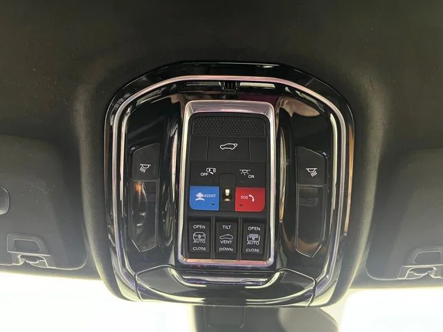 Used 2023 Gray Jeep Summit Reserve image 39