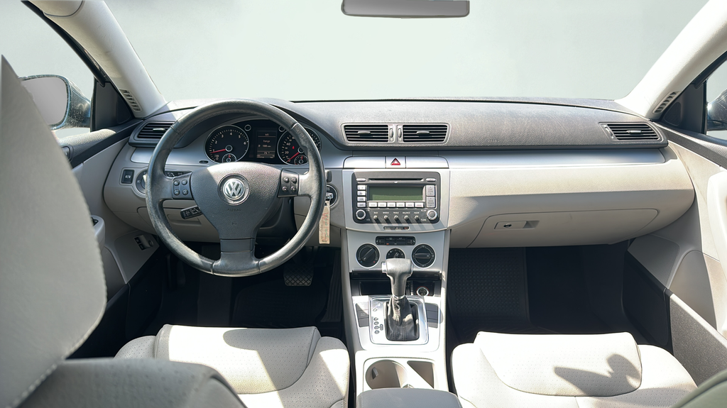 Used 2009  Volkswagen Komfort image 13