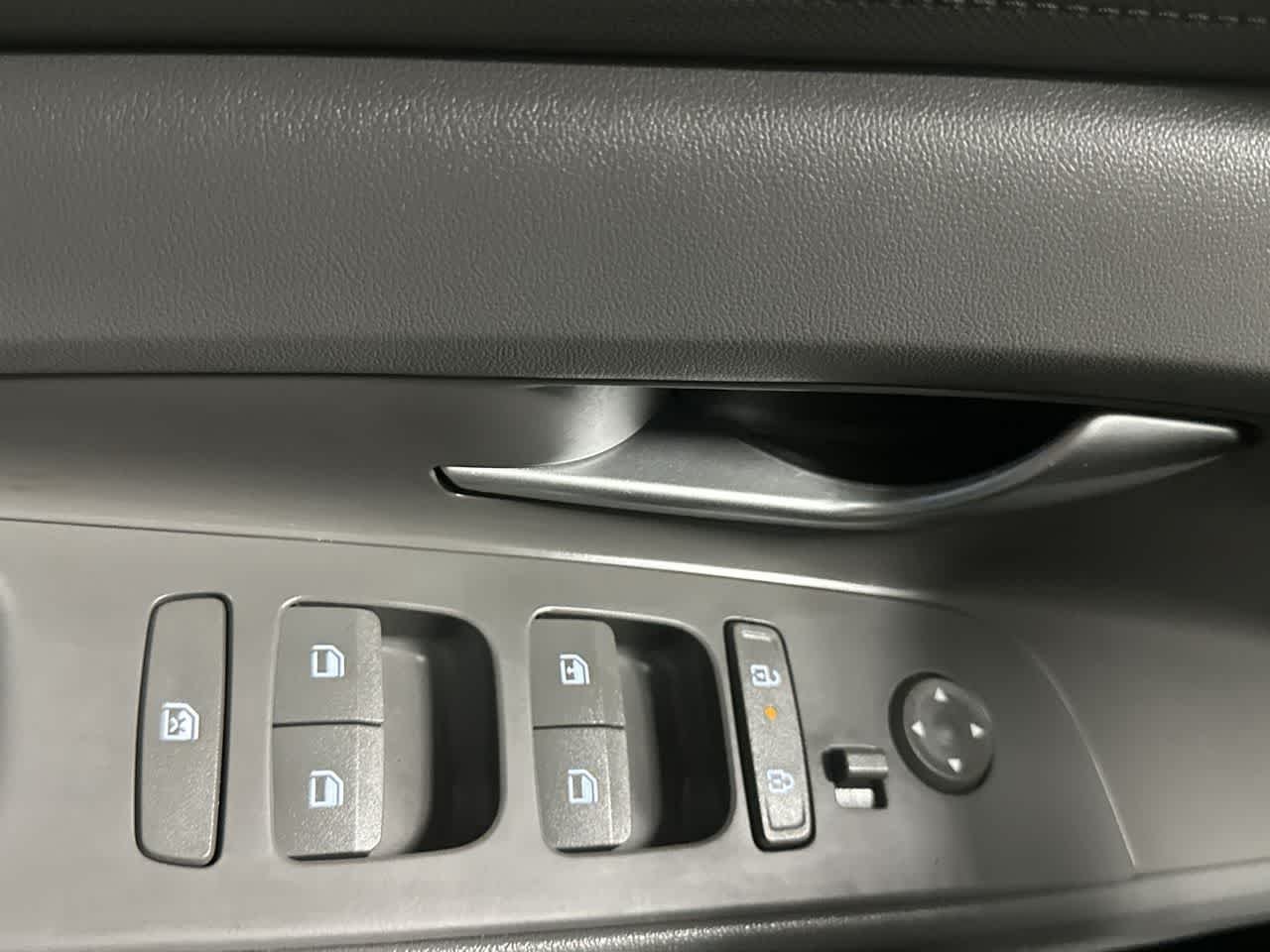 2025 Hyundai Elantra SE - Photo 17