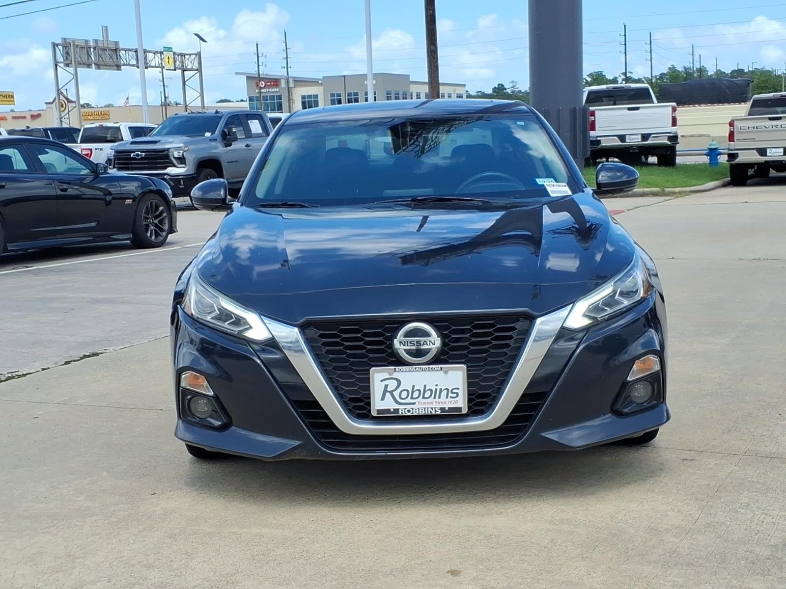 Used 2019 Nissan Altima SV with VIN 1N4BL4DV8KC117197 for sale in Humble, TX