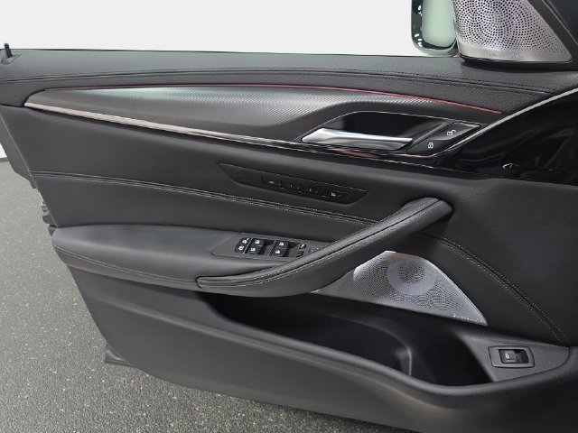 Used 2020 Singapore Gray Metallic BMW Competition image 26