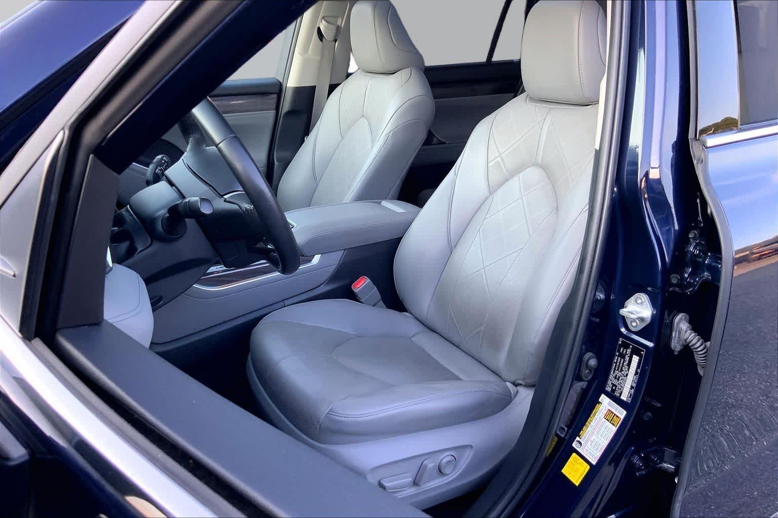 Used 2022 Blueprint Toyota Platinum image 7
