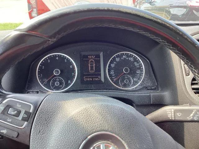 Used 2014 Silver Volkswagen S image 28