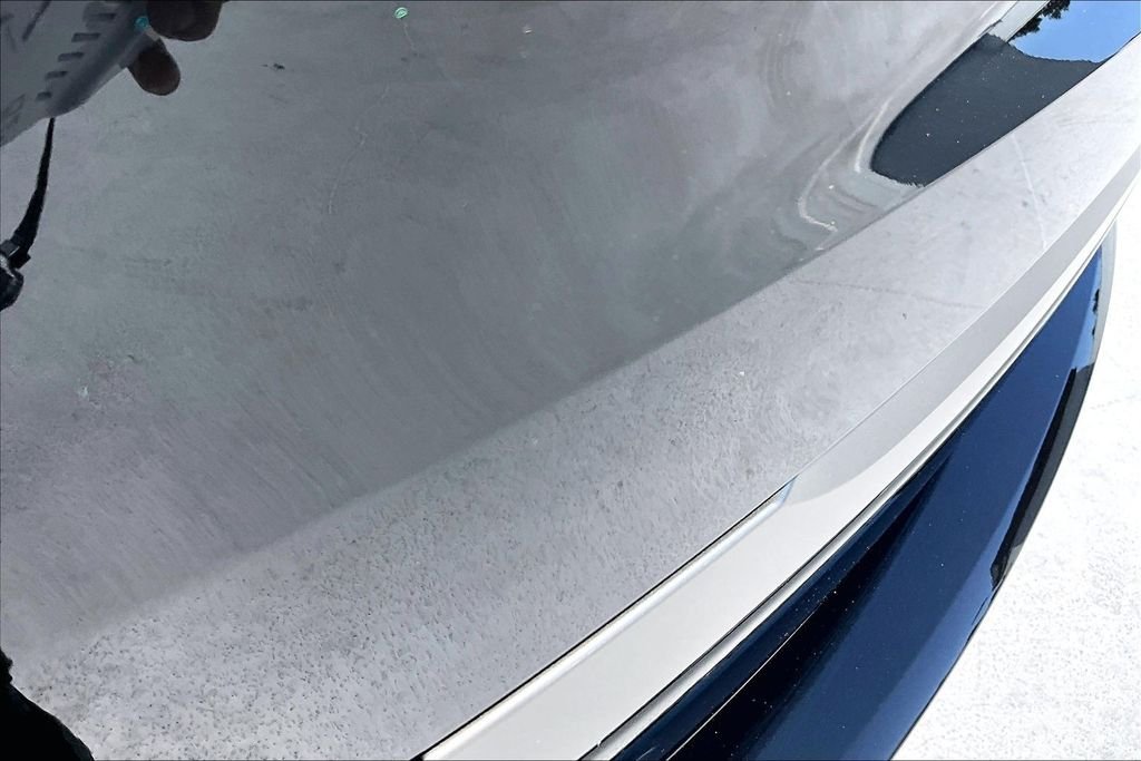 New 2026 SANTORINI BLACK Land Rover SE image 8