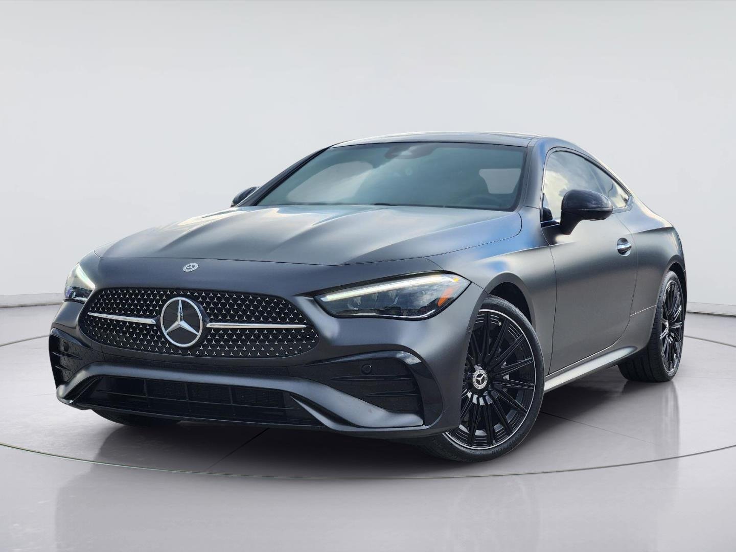 Used 2024 Gray Mercedes-Benz 4MATIC® image 1