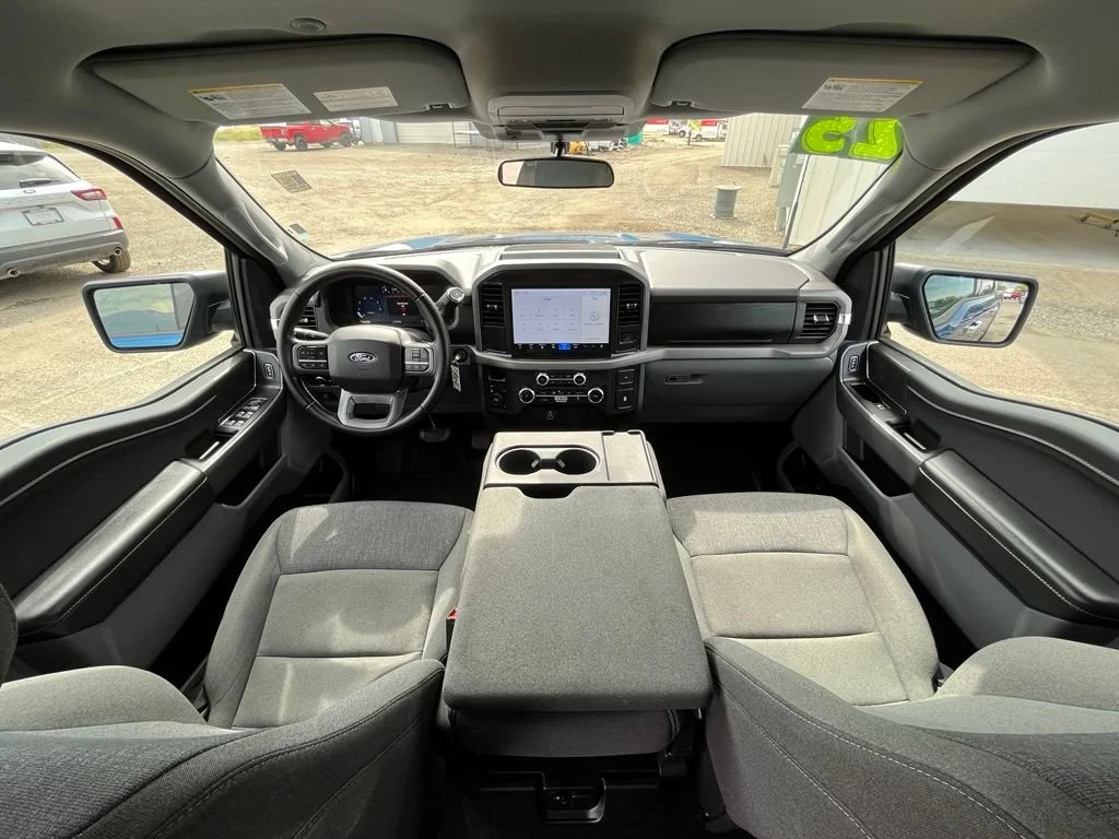 Used 2025 Blue Ford XLT image 13