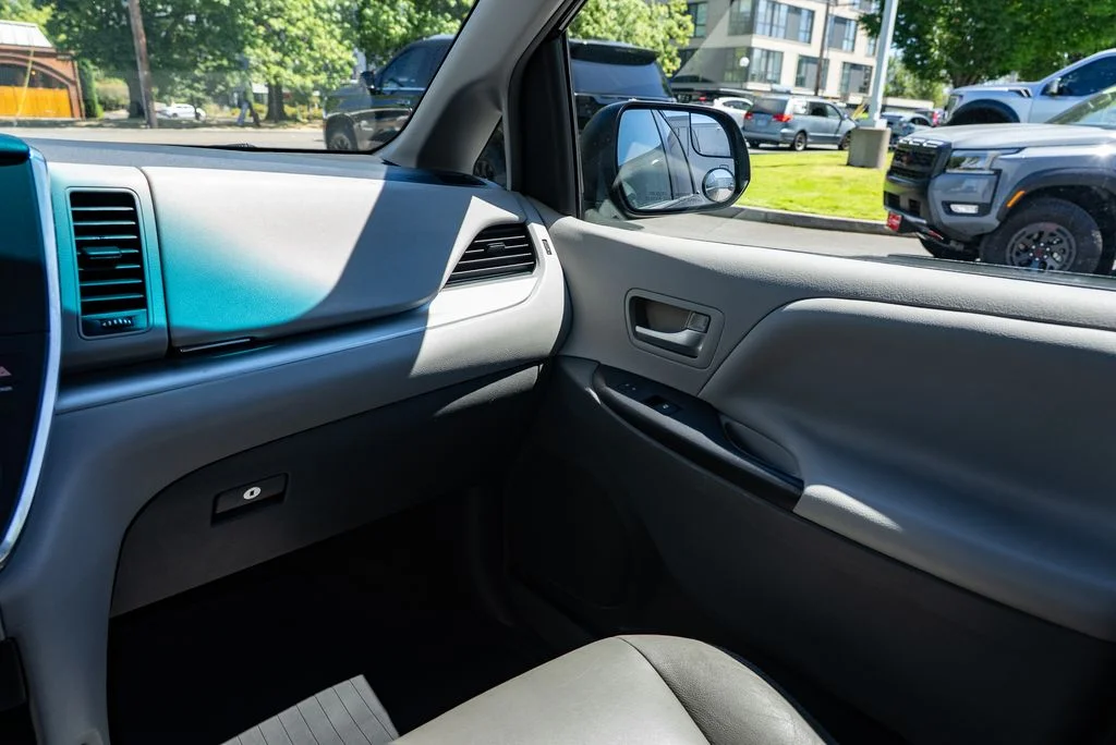 Used 2015 Black Toyota LE image 10