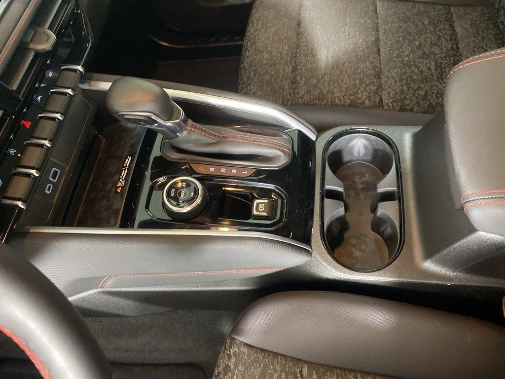 New 2026 Summit White Chevrolet Z71 image 23