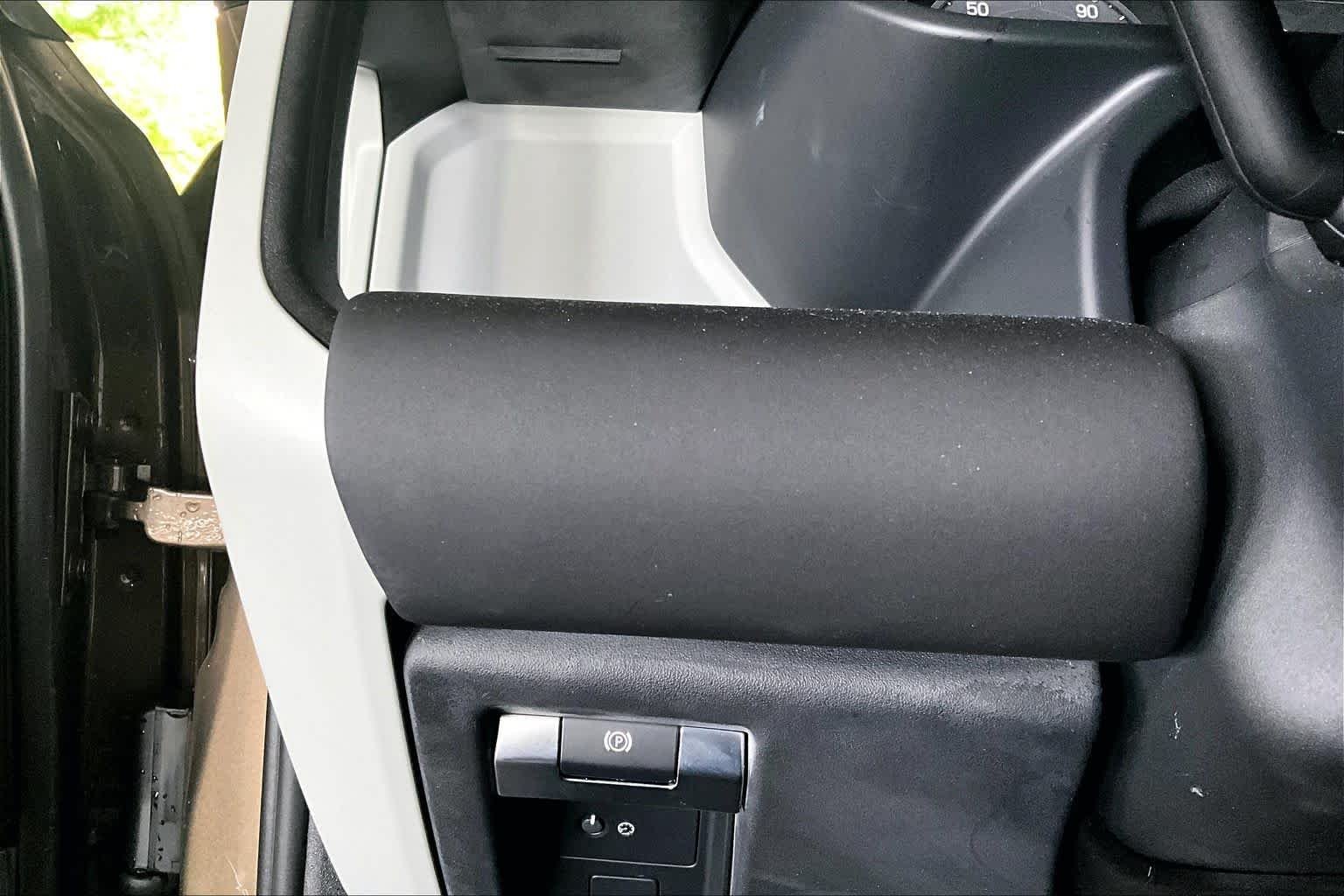 Used 2024 Gondwana Stone Metallic Land Rover S image 31