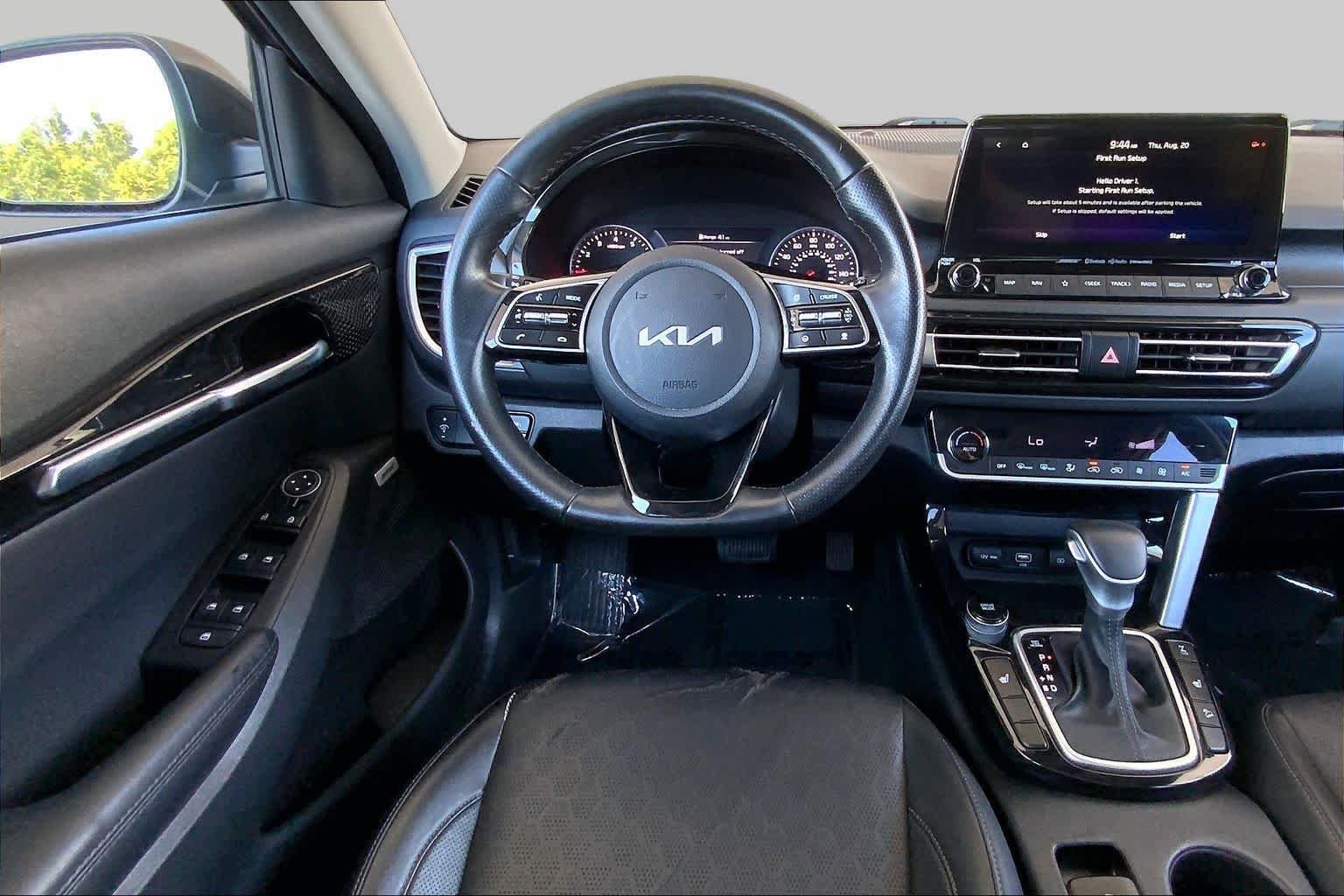 Pre-Owned 2023 Kia Seltos SX