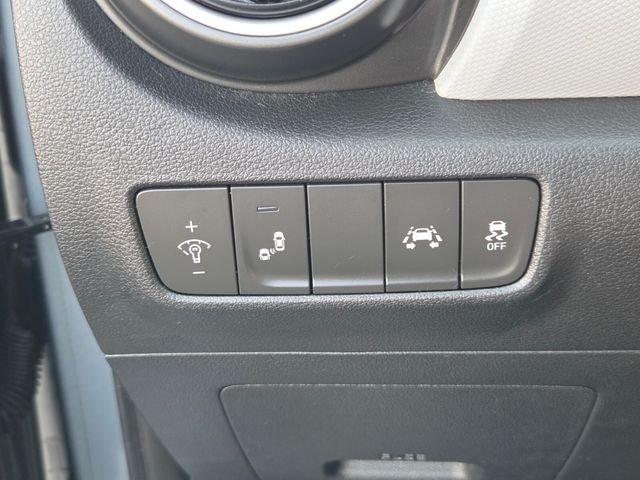 Used 2019 Silver Hyundai SEL image 25