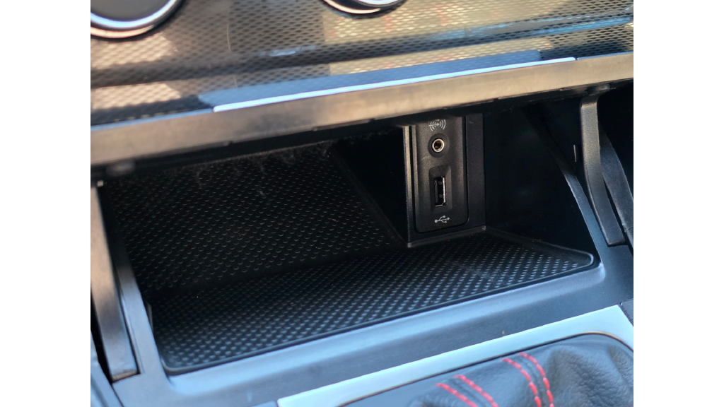 Used 2017  Volkswagen Sport image 59