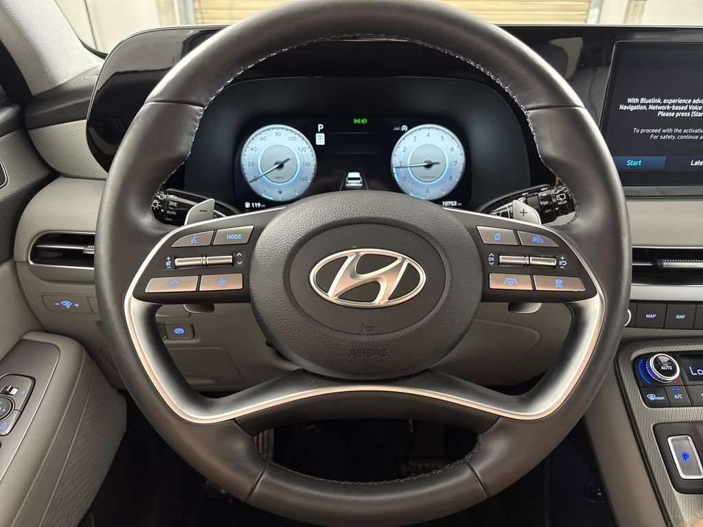 Certified Used 2025 Gray Hyundai SEL Premium image 16
