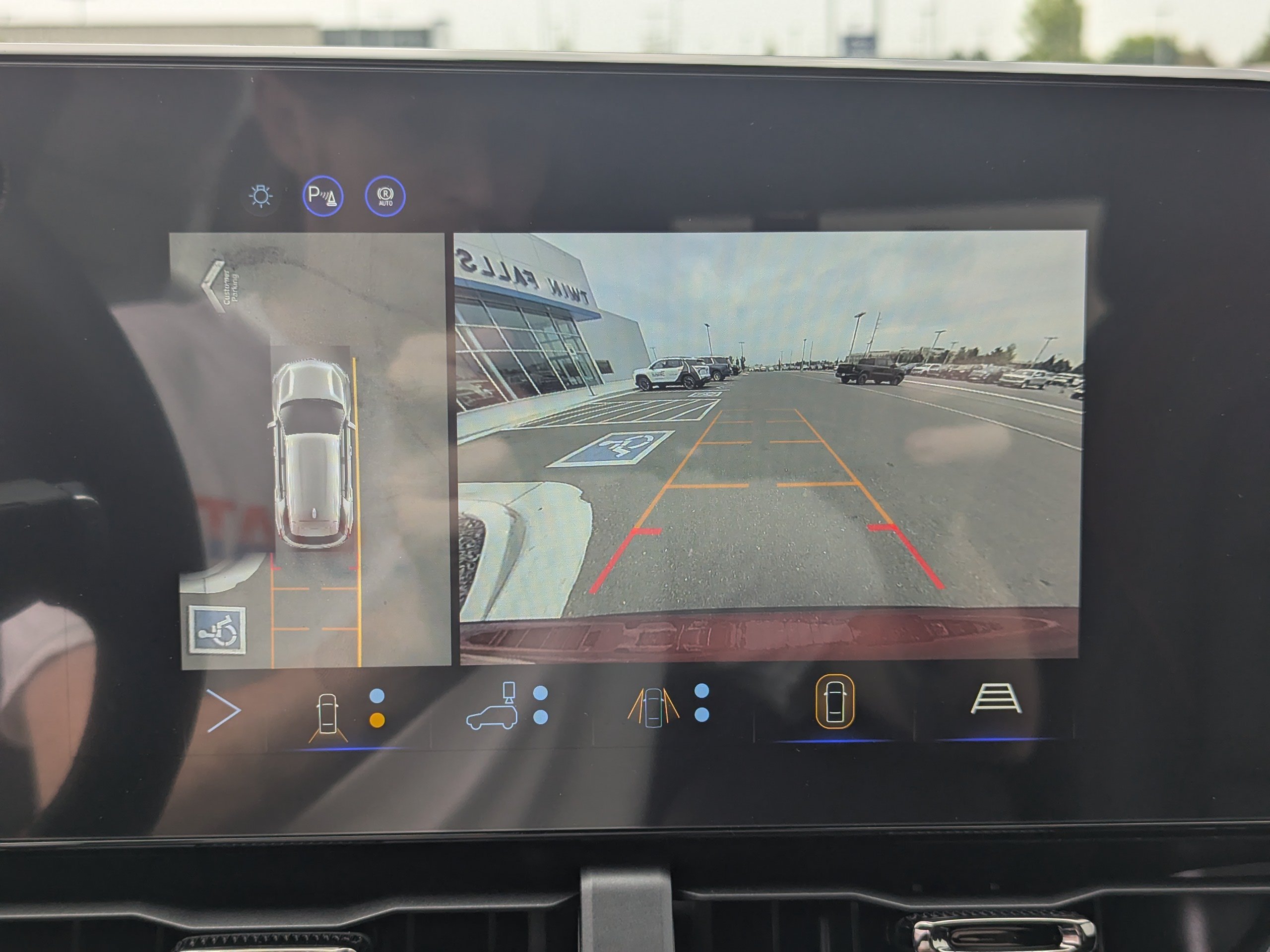 2027 Chevrolet Equinox RS - Photo 21