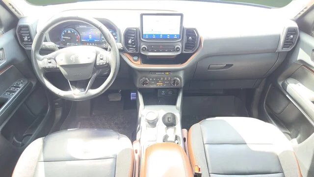Used 2022 Blue Metallic Ford Outer Banks image 18