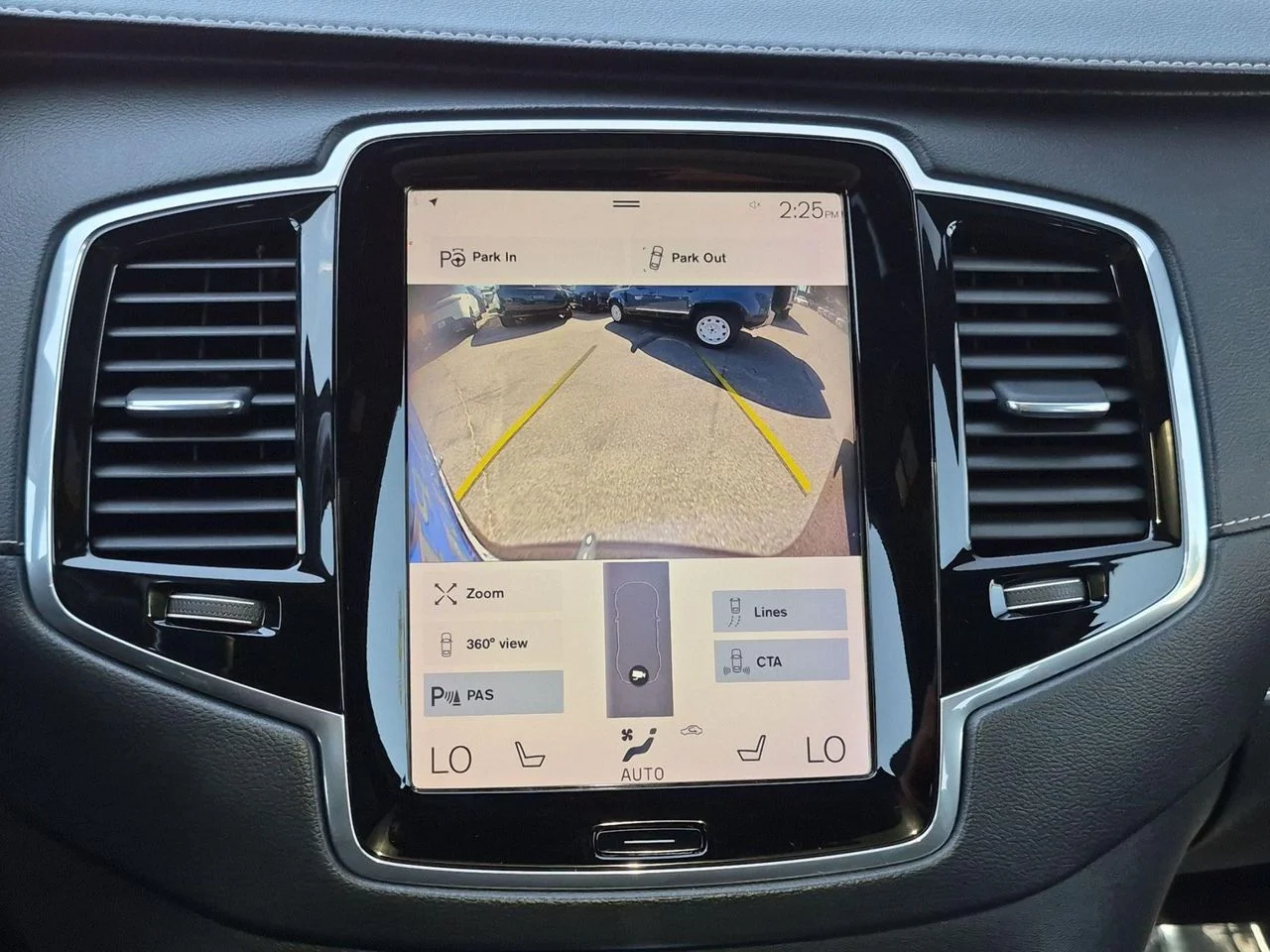Used 2019 Onyx Black Volvo T8 R-Design image 19