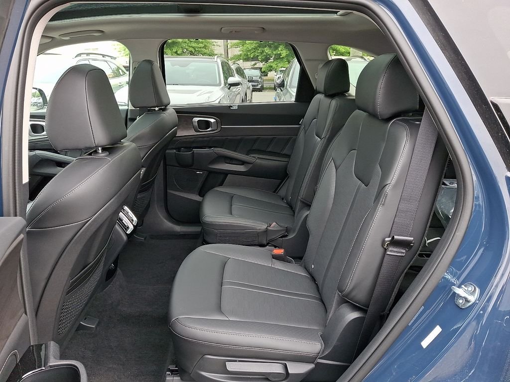New 2026 Black Kia X-Line SX image 5
